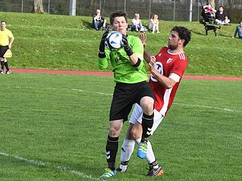 Rückt künftig Kreisklassen-Keepern auf die Pelle: Florian Thurn, hier noch im Trikot des FC 06 Bad Kissingen, wird der neue Spielertrainer des SC Diebach. Foto: Hopf