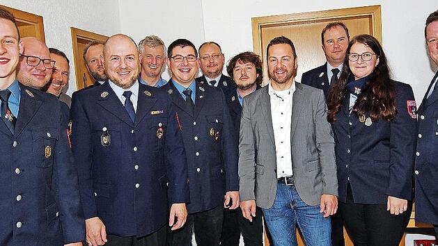 Die Aktiven der Feuerwehr Wolfsdorf mit den Feuerwehrverantwortlichen der Stadt Bad Staffelstein (v. li.): Stefan Dusold, Stefan Helmreich, Matthias Pospischil, Christoph Bornschlegel, Alexander Heller, Edelbert Trapper, Tobias Stengel, Christian ...
