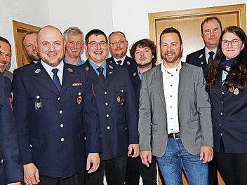 Die Aktiven der Feuerwehr Wolfsdorf mit den Feuerwehrverantwortlichen der Stadt Bad Staffelstein (v. li.): Stefan Dusold, Stefan Helmreich, Matthias Pospischil, Christoph Bornschlegel, Alexander Heller, Edelbert Trapper, Tobias Stengel, Christian ...