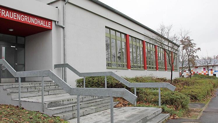 Von wegen "nato-oliv": Bunt präsentieren sich Frauengrundhalle und Umfeld in der einstigen Kaserne.Foto: Ralf Kestel