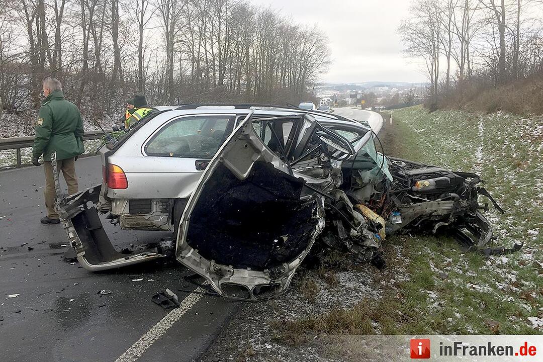 Frontalkollision auf B15 bei Döhlau