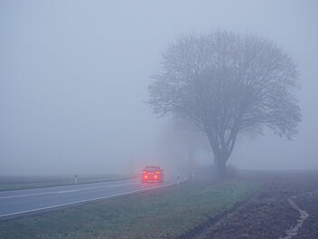 Nebel, Autofahren bei Nebel, Nebescheinwerfer, Nebelschlussleuchten