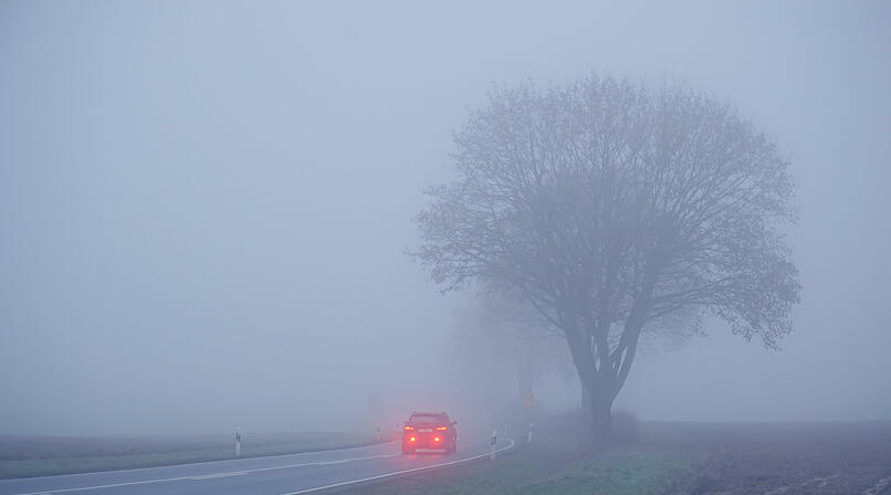 Nebel, Autofahren bei Nebel, Nebescheinwerfer, Nebelschlussleuchten