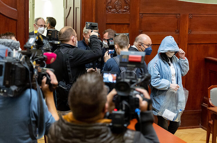 Mistelbach: "Sie hasste ihre Eltern" - Mutmaßliches Mörder-Paar hatte perfiden Plan - Angeklagte äußerten sich