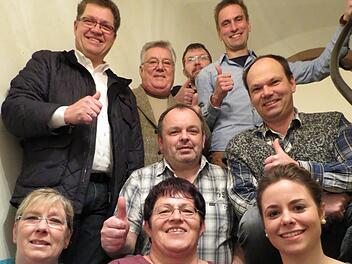 Der Euerdorfer Festausschuss will es krachen lassen (von links): Gisela Leber, Heribert Schießer, Reinhold Zirwick, Irene Nüsslein, Sylvio Heinig, Bernhard Herterich, Erwin Keß, Klaus Kaufmann, Sabrina Kaiser. Dafür braucht er jedoch Hilfe aus der Bevölkerung. Foto: Doris Bauer