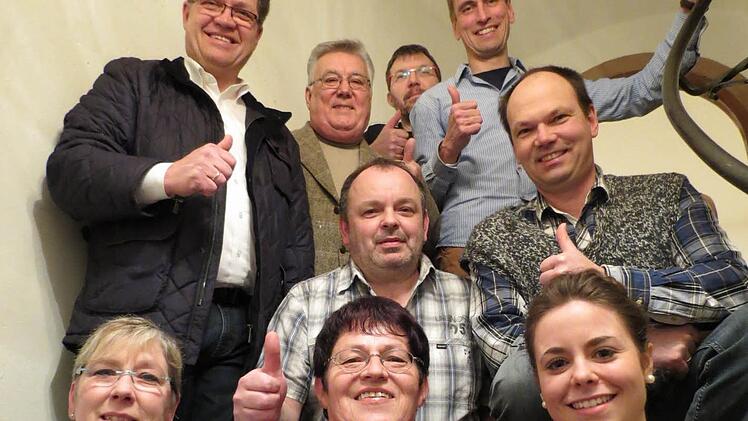 Der Euerdorfer Festausschuss will es krachen lassen (von links): Gisela Leber, Heribert Schießer, Reinhold Zirwick, Irene Nüsslein, Sylvio Heinig, Bernhard Herterich, Erwin Keß, Klaus Kaufmann, Sabrina Kaiser. Dafür braucht er jedoch Hilfe aus der Bevölkerung. Foto: Doris Bauer
