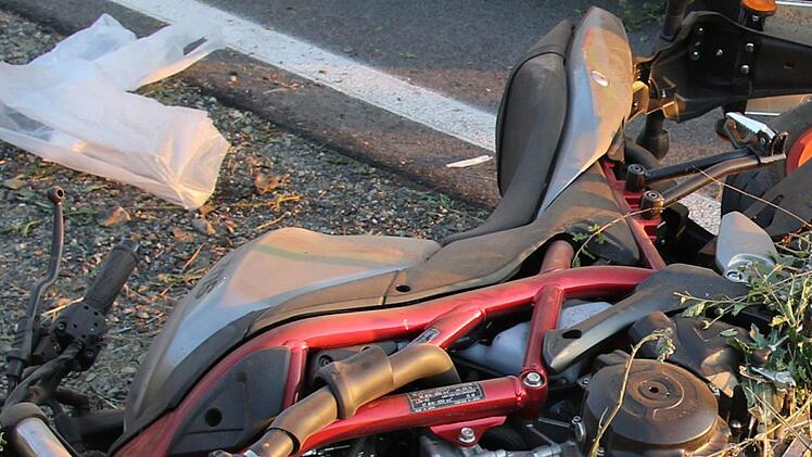 Motorradfahrer starb nach Unfall auf der St 2204 bei Se&szlig;lach Foto: Michael Stelzner
