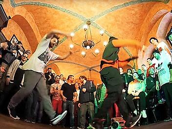Gedreht wurde das Video zum Wirtshaus-Rap im Weißbierhaus in Bamberg.  Fotos: privat