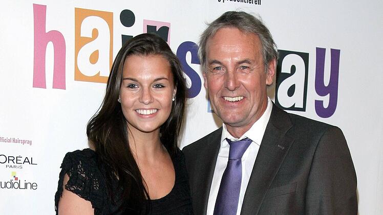 Wontorra und ihr Vater, hier im Jahr 2015, teilen sich die Leidenschaft f&uuml;r den Fu&szlig;ball.