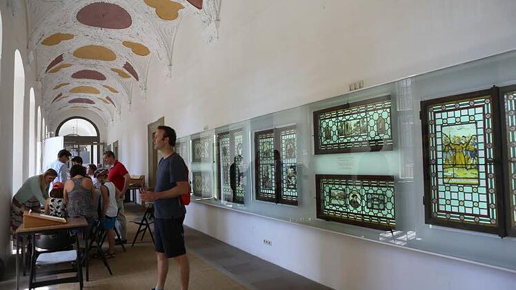 Die Mitmachaktion für junge Besucher fand im Foyer statt. Foto: Barbara Herbst