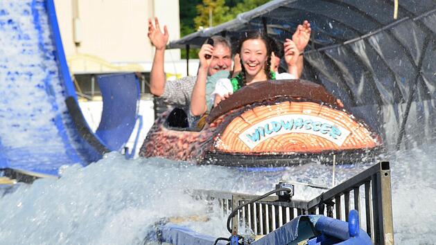 Zum ersten Mal dabei ist die Wildwasserbahn "Wild Water". Die Boote rauschen fast senkrecht erst einen kurzen und dann einen doppelt so langen Abhang hinunter. Foto: Sandra Hackenberg