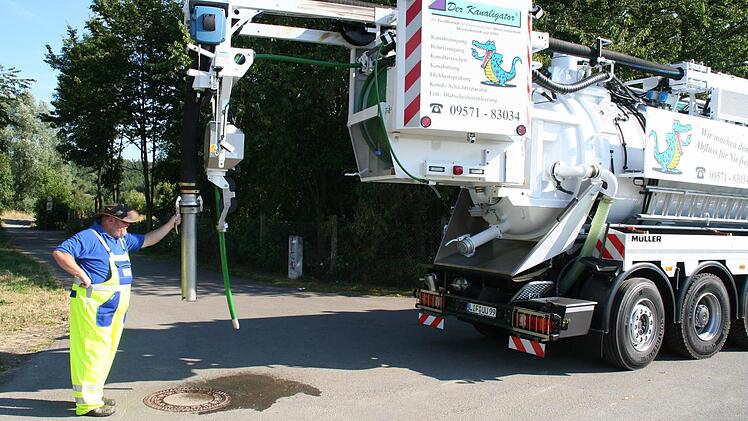 Ein Sp&uuml;lfahrzeug der Kanaligator GmbH im Einsatz. Nachwuchs-Fachkr&auml;fte sind in der Branche sehr gesucht. Foto: privat