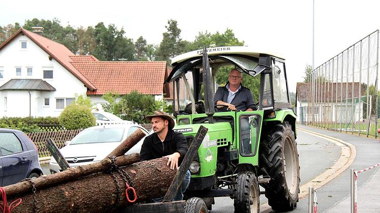 Heßdorfer Kirchweih  Foto: Richard Sänger