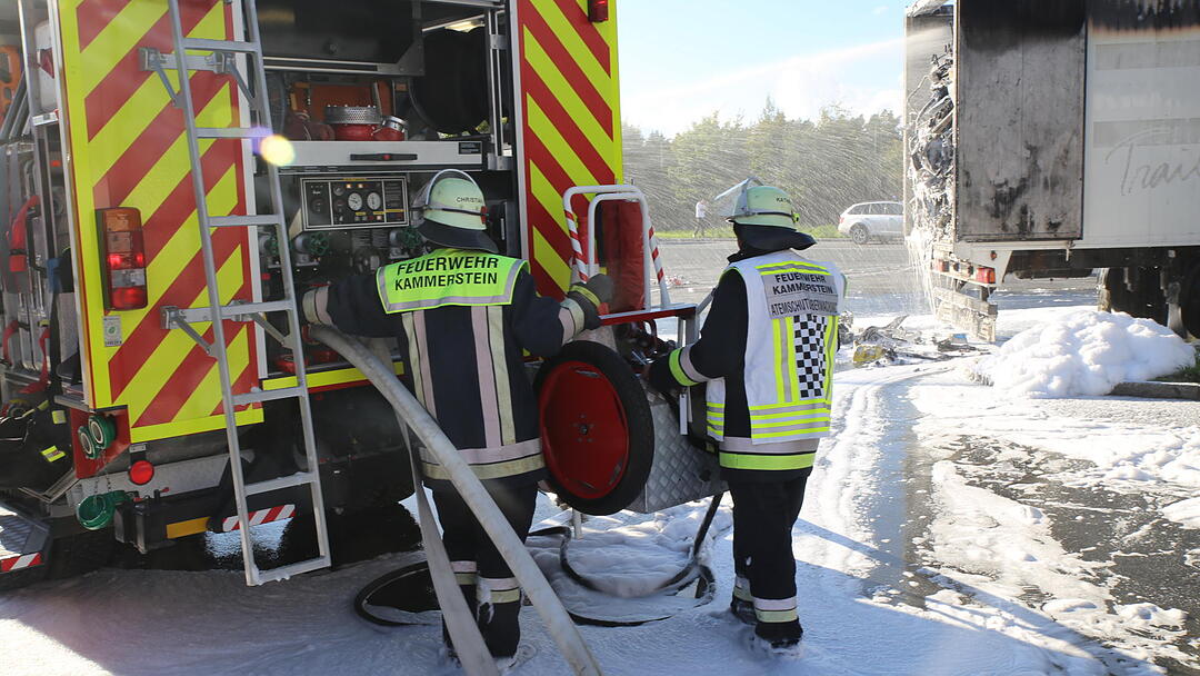 Schwabach: Lkw brannte auf A6