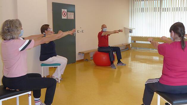 Langsam läuft die Behandlung der Patienten - hier eine Gymnastikgruppe aus der Klinik Hartwald - wieder an. Foto: Luciane Rinke