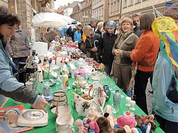 Schon in den vergangenen Jahren lockte der Antikmarkt Tausende Besucher in die Stadt. Foto: Archiv Ronald Rinklef