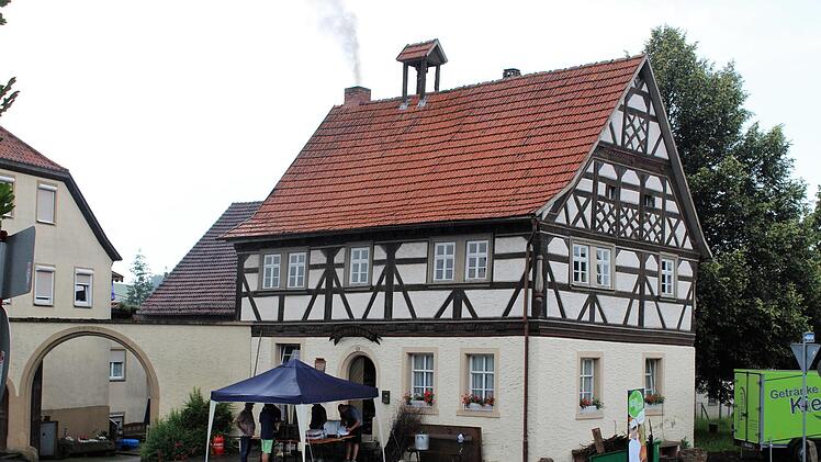 Das war die Kommandozentrale vor dem Dorfbackofen. Foto: Werner Vogel