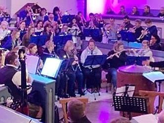 Das JBO Scholz und Freunde präsentierten mit einem vielseitigen Konzert weihnachtliche Klänge.