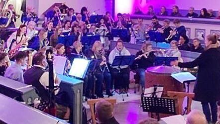 Das JBO Scholz und Freunde präsentierten mit einem vielseitigen Konzert weihnachtliche Klänge.