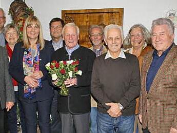 Seit 50 Jahren ist Harald Weigel (mit Blumen) in der CSU. Foto: Desombre