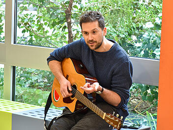 Uniklinikum Erlangen: Musiker gibt Mitmach-Konzert f&uuml;r kranke Kinder