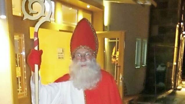 Ludwig Schmitt spielt auch heuer wieder den Nikolaus.  Foto: privat