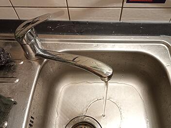 Würzburg: Bakterien verunreinigen Trinkwasser - weiterhin Vorsicht geboten