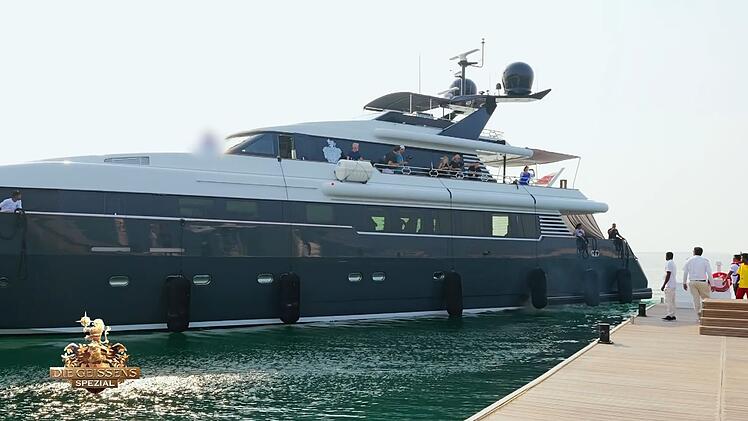 Beim Anlegen der Indigo Star hatte der Kapit&auml;n erhebliche Probleme.