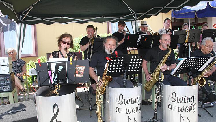 Die Gruppe "Swing a weng" unterhielt die vielen Gäste mit toller Musik Fotos: Sonny Adam