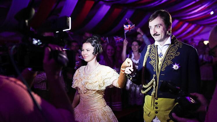 Fehlten auch  beim OPA-Fest nicht: Queen Victoria und Prinz Albert.Christian Limpert