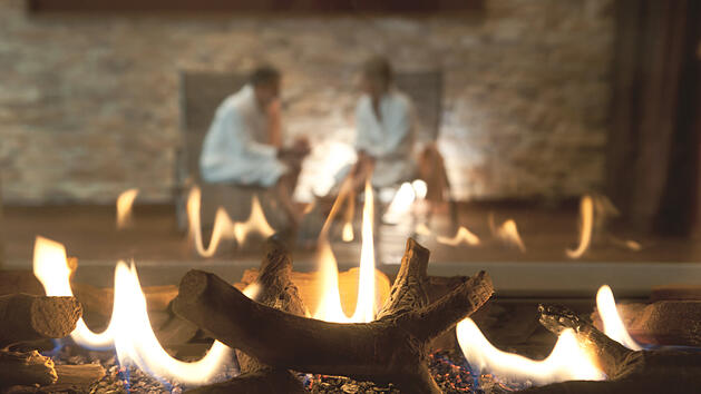 Ein Pärchen-Urlaub oder ein gemeinsamer Wochenendausflug bieten sich als Geschenk zum Valentinstag an. Wir haben Tipps für Romantik-Hotels in Franken.