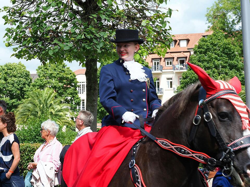 Großer historischer Festzug durch Bad Kissingen!