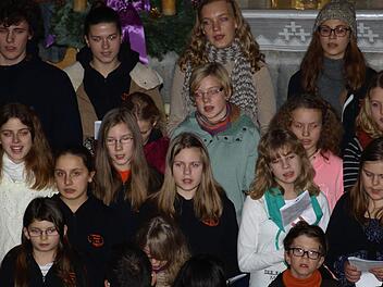 Der Auftritt der Bad Kissinger Gospelkids krönte die jüngste Eltingshäuser Dorfweihnacht. In diesem Jahr wird die Veranstaltung in kleinerem Rahmen ausgerichtet. Foto: Stefan Geiger