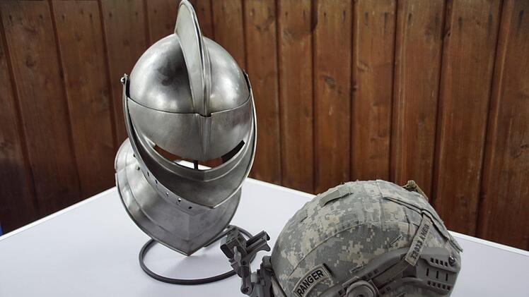 Interessanter Vergleich: vom Ritterhelm zum Kopfschutz für Soldaten der Neuzeit