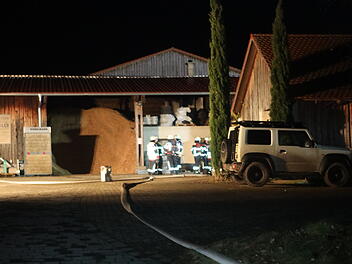 Kreis Roth: "Werkstatttag" mit fatalen Folgen - Werkstatthalle geht in Flammen auf