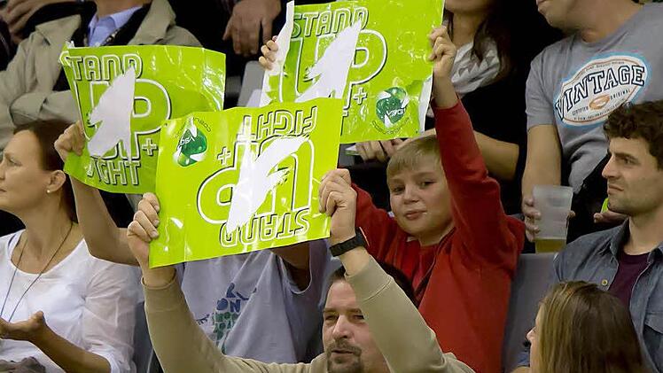 Tolle Stimmung in der HUK-Arena: 1408 Zuschauer sahen das Spiel der VSG gegen Berlin. Und der Neuling gewann sogar einen Satz. Foto: Archiv