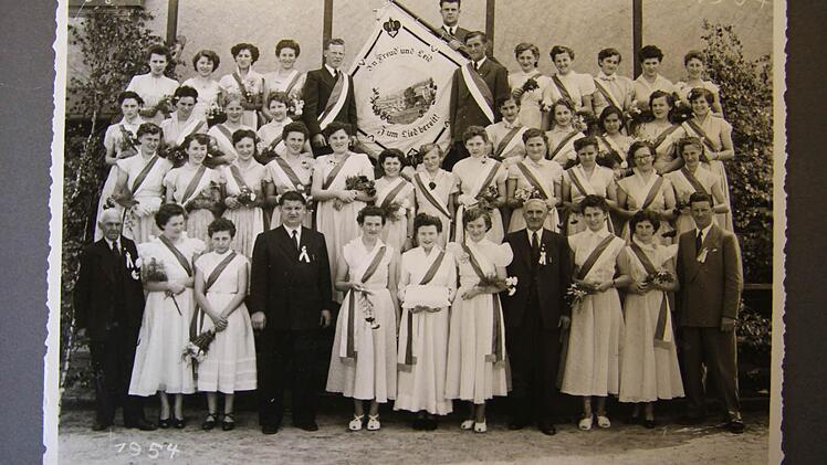 Alte Fotos erzählen davon, wie groß der Gesangverein Weiher-Mangersreuth einst war.