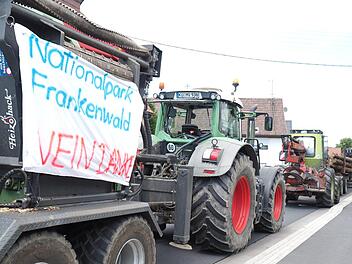 Bisher waren es einzelne Interessensgruppen wie Landwirte und Waldbesitzer, die gegen einen möglichen Nationalpark Frankenwald demonstrierten: In Wallenfels entsteht nun offenbar ein Verein, der sich dafür einsetzen möchte, dass der Frankenwald in seiner derzeitigen Form bestehen bleibt. Foto: Marian Hamacher