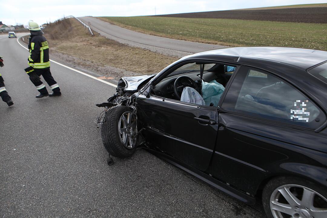 Fünf Verletzte, Kind in Lebensgefahr - Unfall im Kreis Ansbach