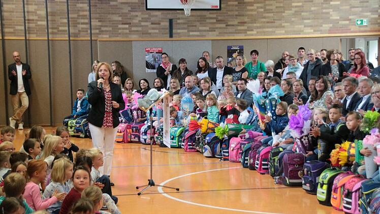 Eindrücke vom Auftakt in der Grundschule Poppenlauer. Foto: Ralf Ruppert