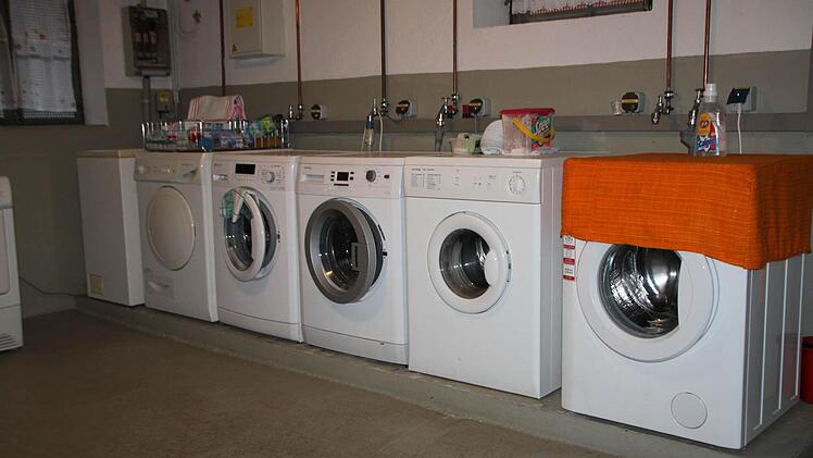 Eine Mieterin beklagt sich, dass der Geruch aus der Waschküche bis oben ins Treppenhaus zieht. Foto: Ulrike Müller