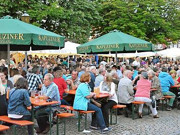Die Münnerstädter kommen gerne, wenn am Anger Stadtfest ist. Ob es heuer stattfinden kann, ist noch nicht sicher. Foto: Archiv/Kilian Trabert