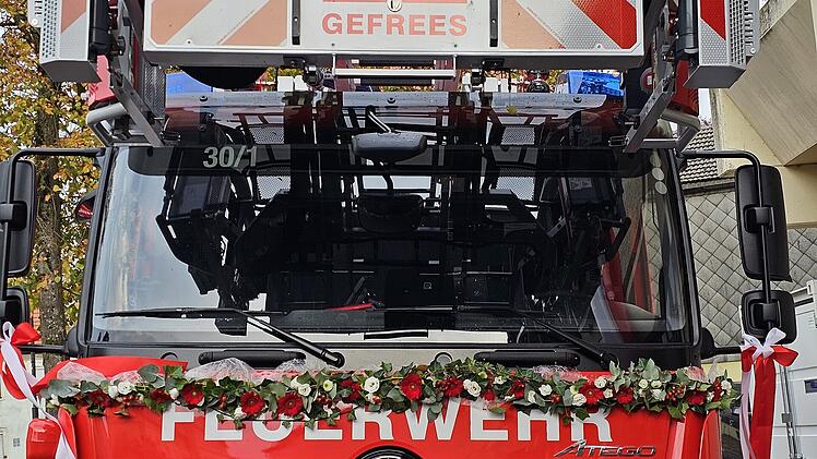 Gefrees: Freiwillige Feuerwehr bekommt neues Fahrzeug mit Drehleiter - "Sicherheit erhöht sich"
