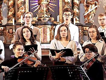 Ein stimmungsvolles Weihnachtskonzert verspricht der Kammerchor ExSilentio und das Kunstwert-Streichquartett für ihre beiden Konzerte am zweiten Adventswochenende.