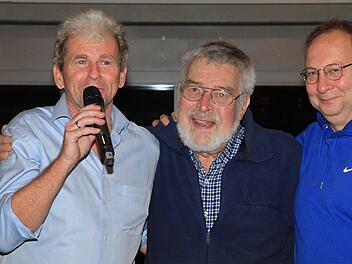 Bert Peßler-Nachfolgern Bertram Wagner (l.) un d Albrecht Brendel (M.) mit Reinhold Eckert, der seit 50 Jahren dabei ist  Foto: Katja Wagner