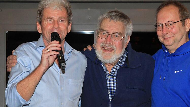 Bert Peßler-Nachfolgern Bertram Wagner (l.) un d Albrecht Brendel (M.) mit Reinhold Eckert, der seit 50 Jahren dabei ist  Foto: Katja Wagner