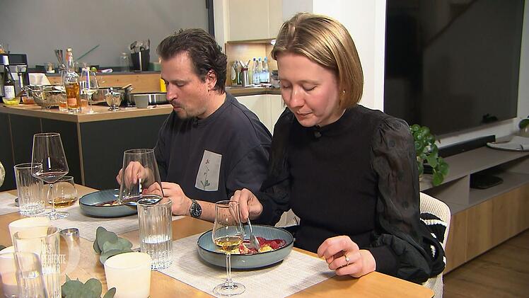 Heikos Dessert macht Theresa und Mato glücklich.