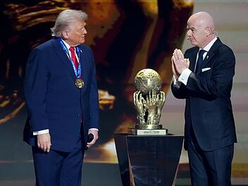 Fifa-Fremdschäm-Show? Massive Kritik an besonderem Preis für Trump Fifa-Fremdschäm-Show? Massive Kritik an besonderem Preis für Trump
