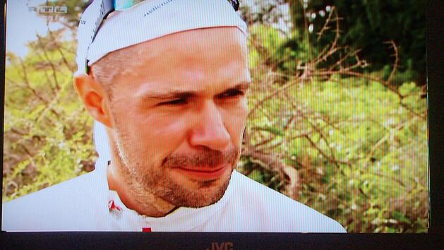 "Du wirst den Tag nicht &uuml;berleben&rdquo;: Nach 68 Kilometern Laufstrecke durch das afrikanische Tansania musste Timo Sp&auml;th die Super-Challenge "Wer ist so hart wie Joey Kelly&rdquo; aufgeben.Foto: Christoph Winter