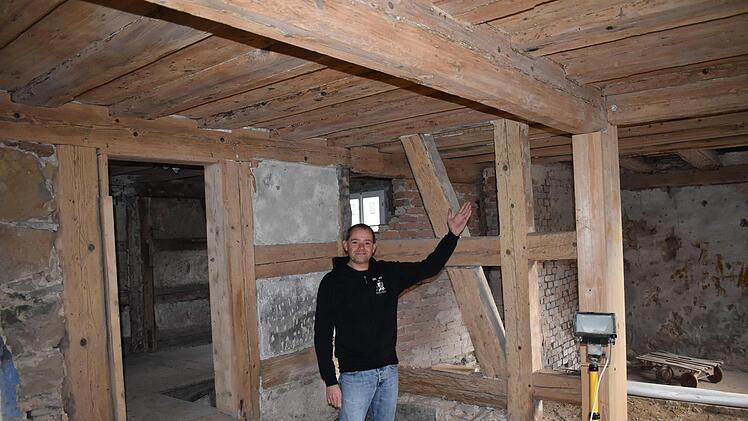 Neue Balken zum Verstärken Foto: Petra Malbrich